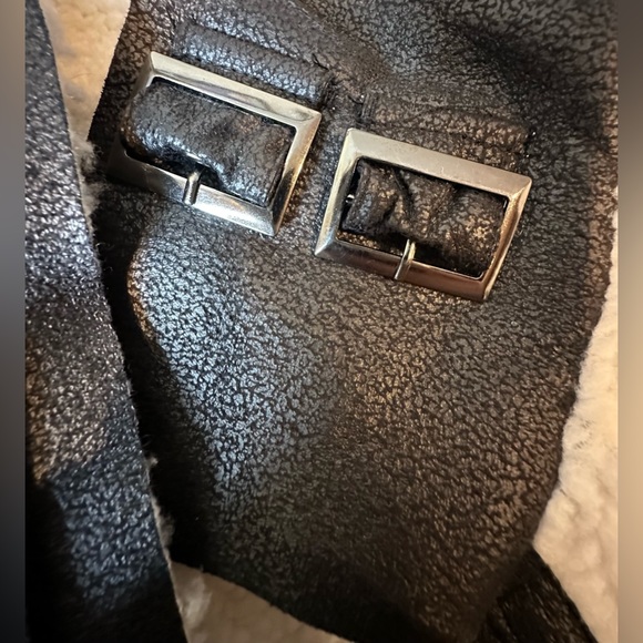 Vigoss Sherpa and Faux Leather Jacket - Picture 6 of 6